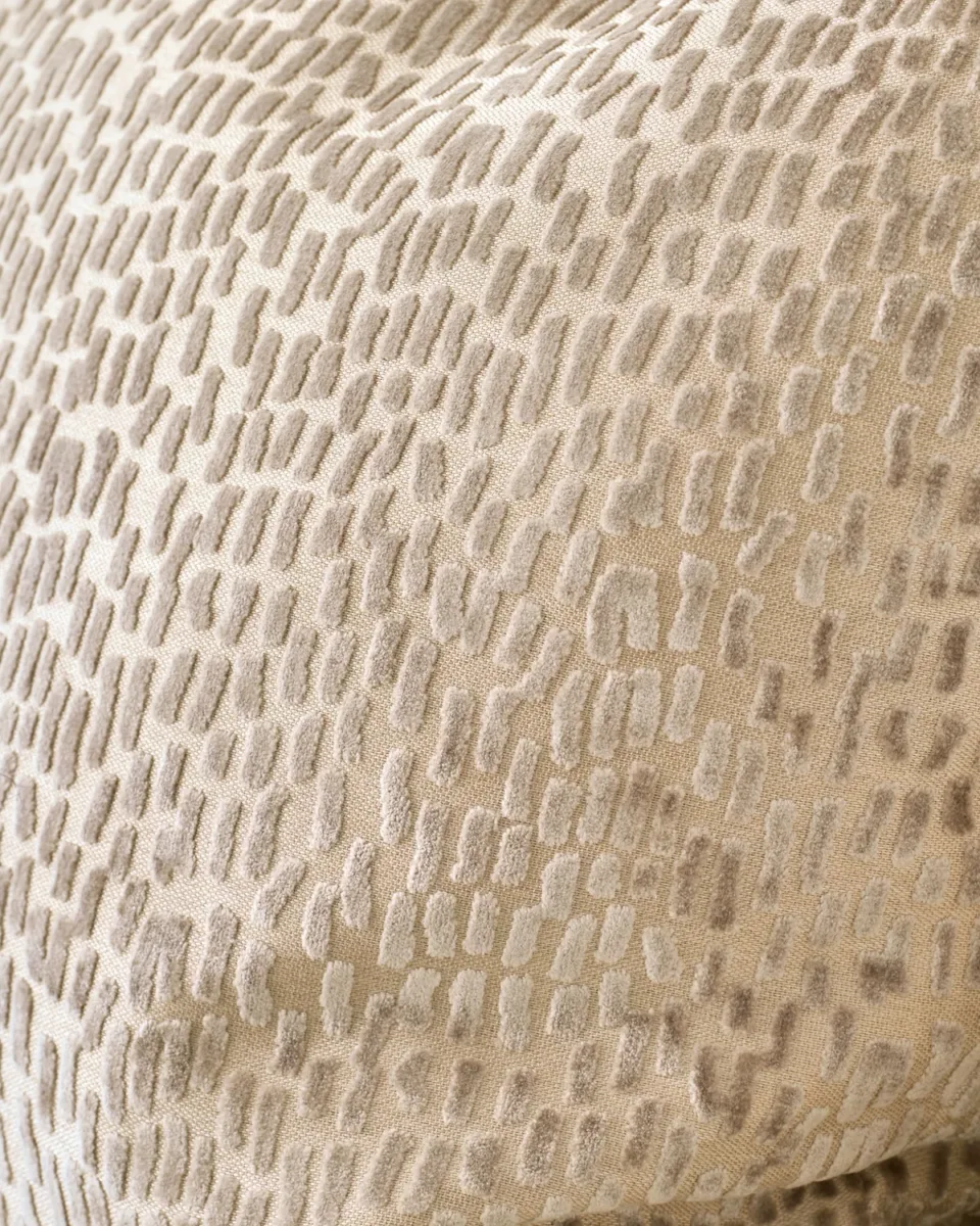 Payton natural large velvet cushion - Image 3