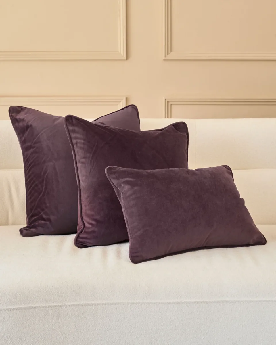 Luca mulberry medium velvet cushion - Image 3