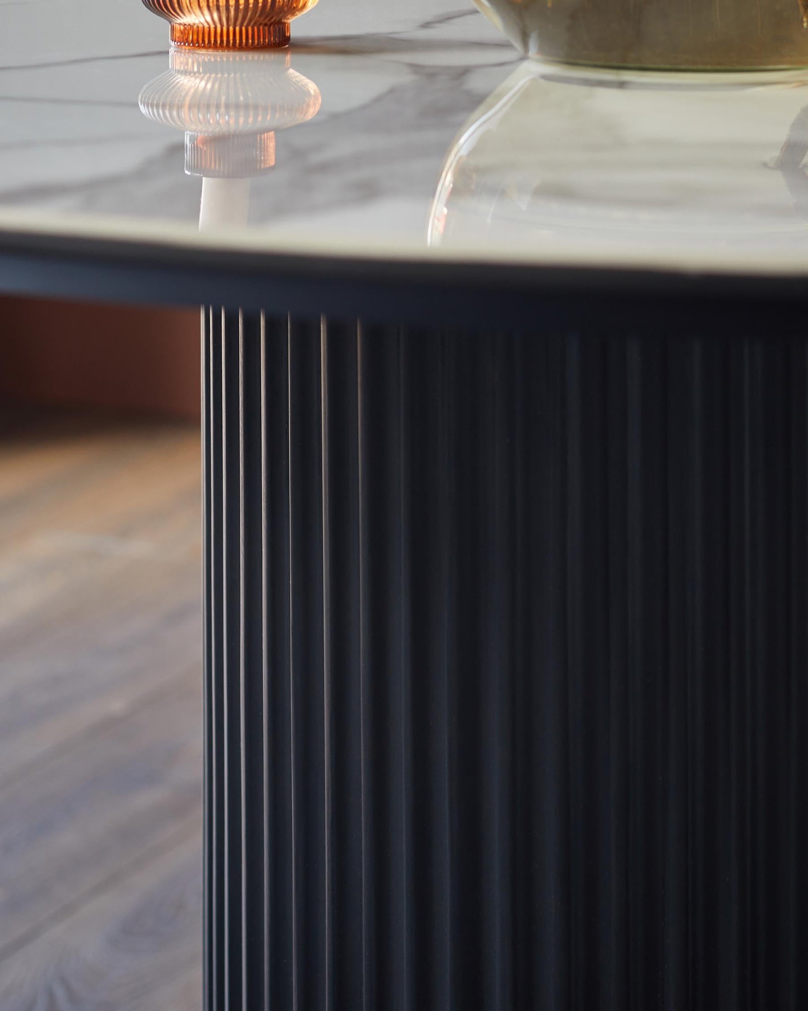 Austin white ceramic 6 seater dining table - Image 5