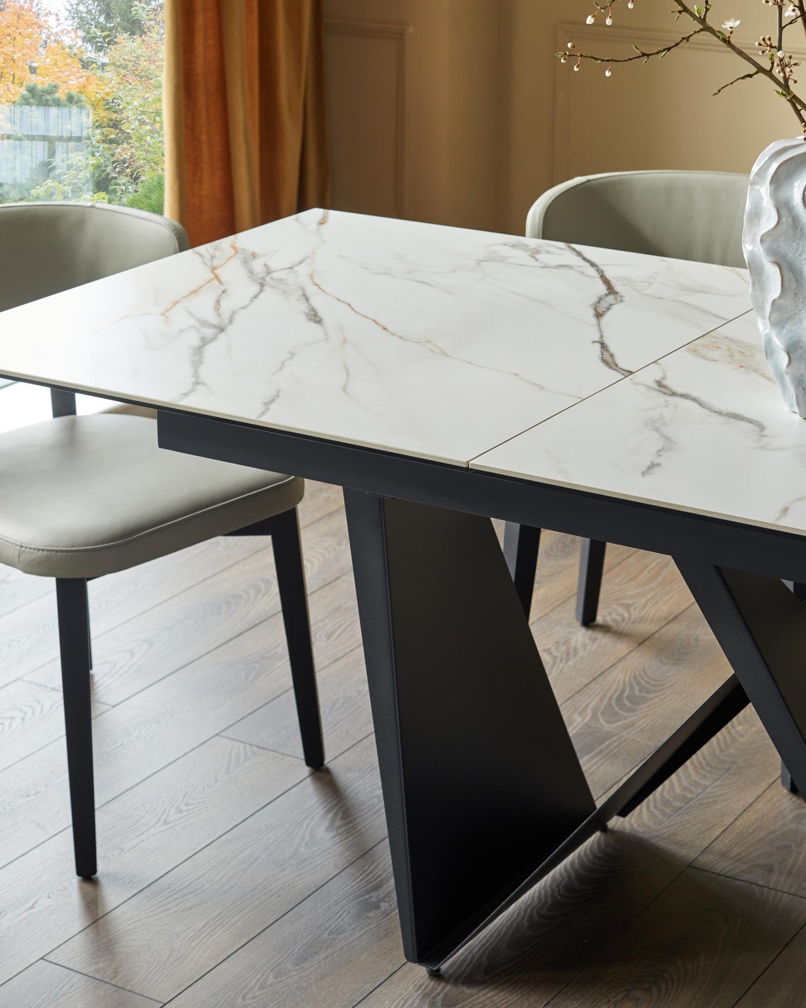 Calenzano natural ceramic extending 6 to 8 seater dining table - Image 5