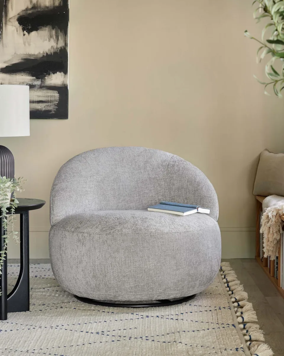 Daphne light grey weave swivel accent chair - Image 3