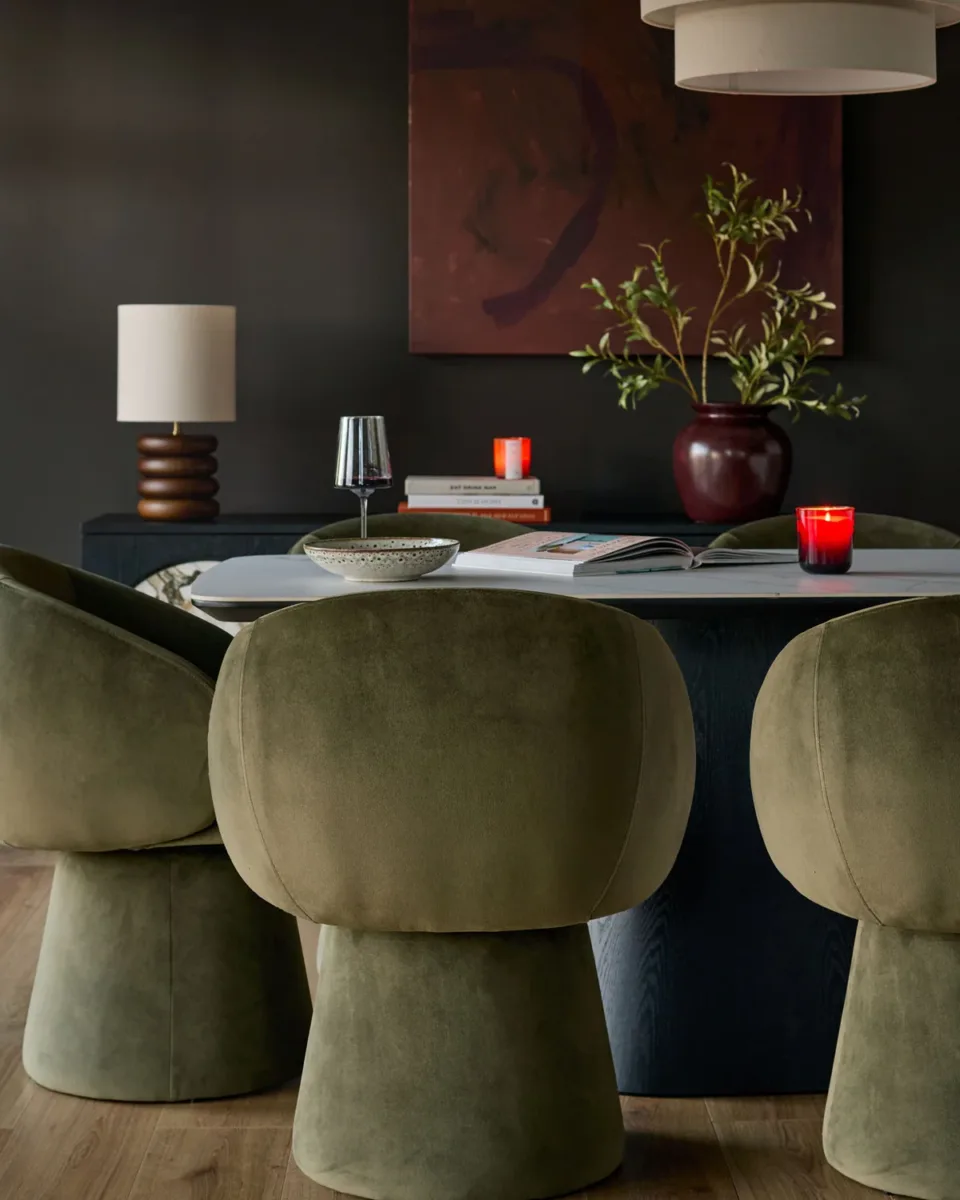 Darcy olive green velvet swivel chair - Image 4