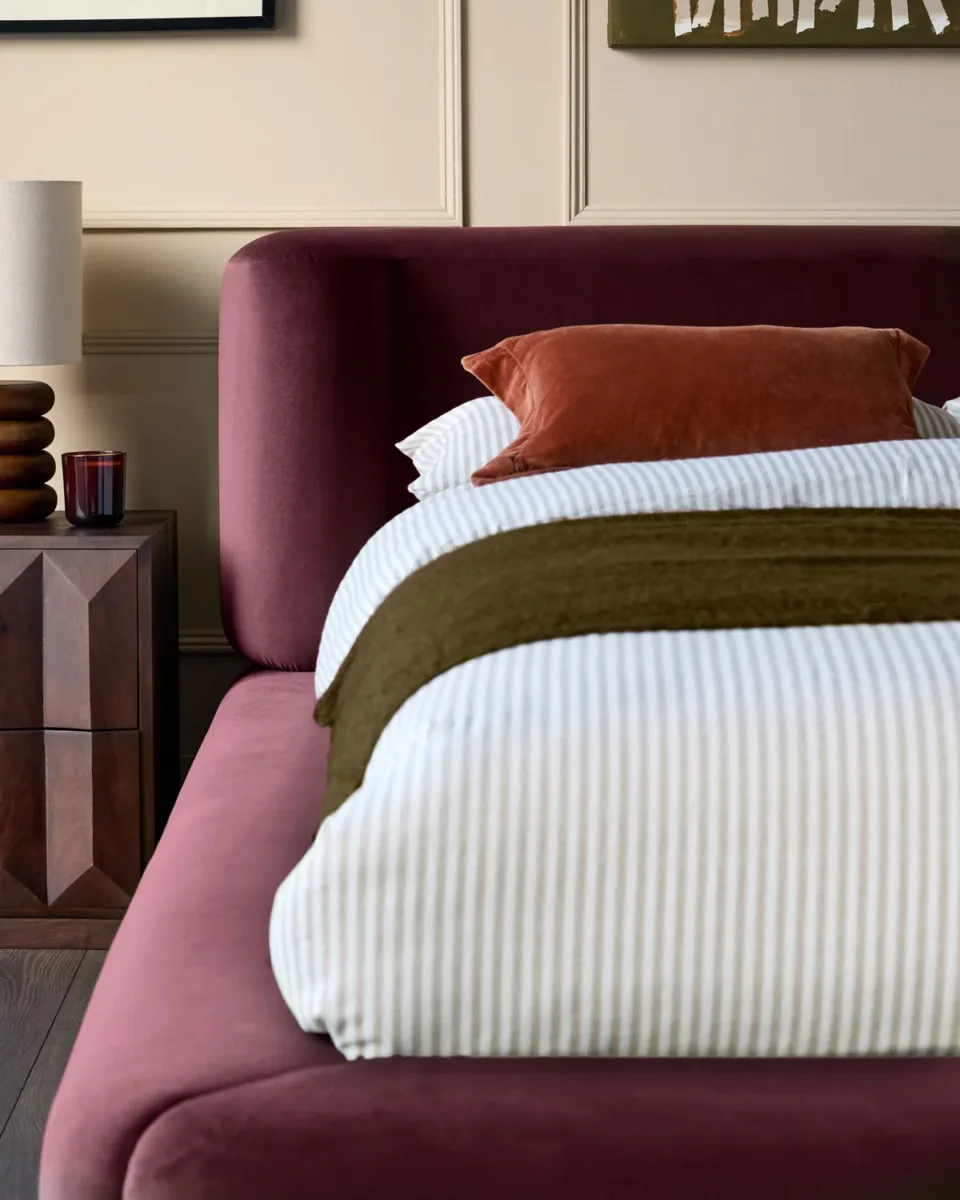 Darla plum velvet double ottoman storage bed - Image 4