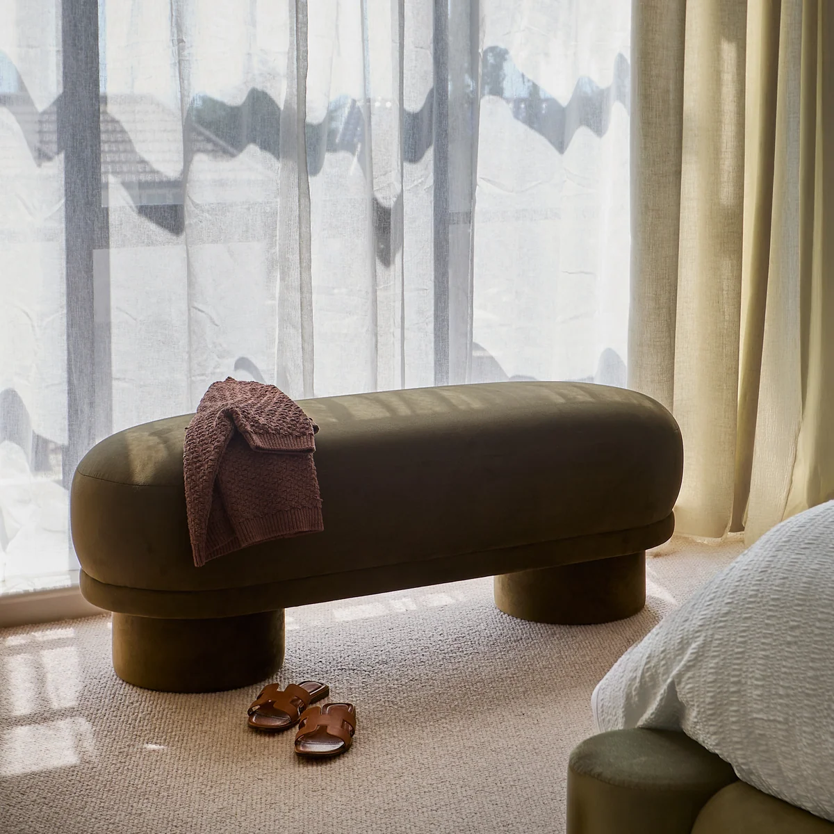 Deven olive green velvet bench - Image 3