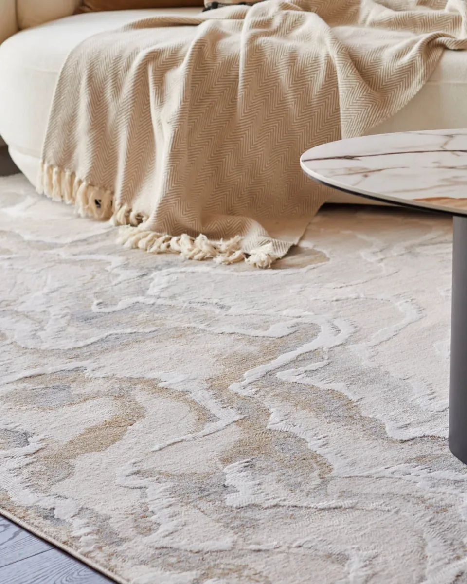Eden soft silver textured small rug - Image 2