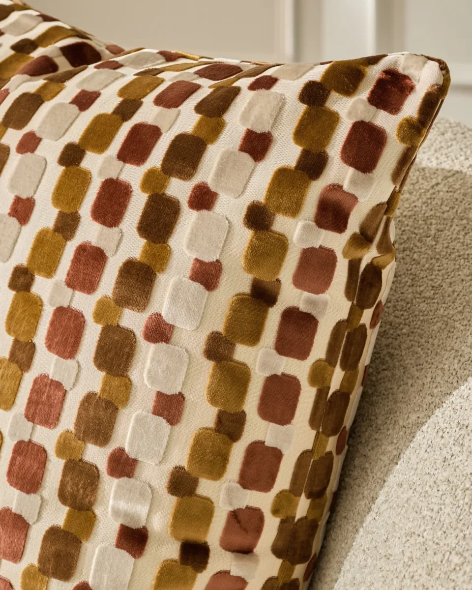 Elton rust large velvet cushion - Image 4