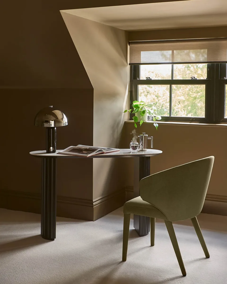 Hanne white ceramic console table - Image 2