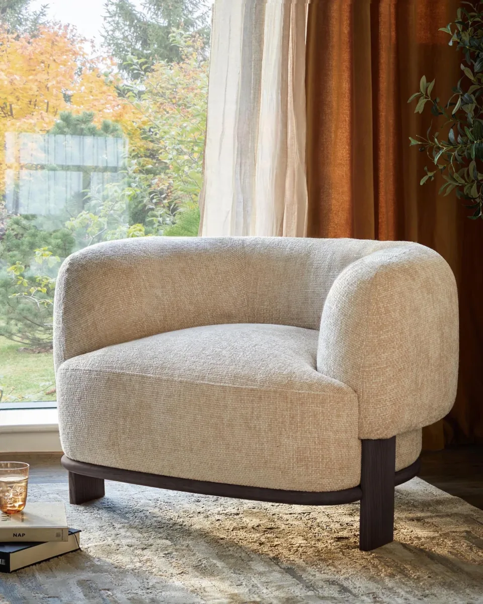Florence natural fabric with dark wood armchair - Image 2