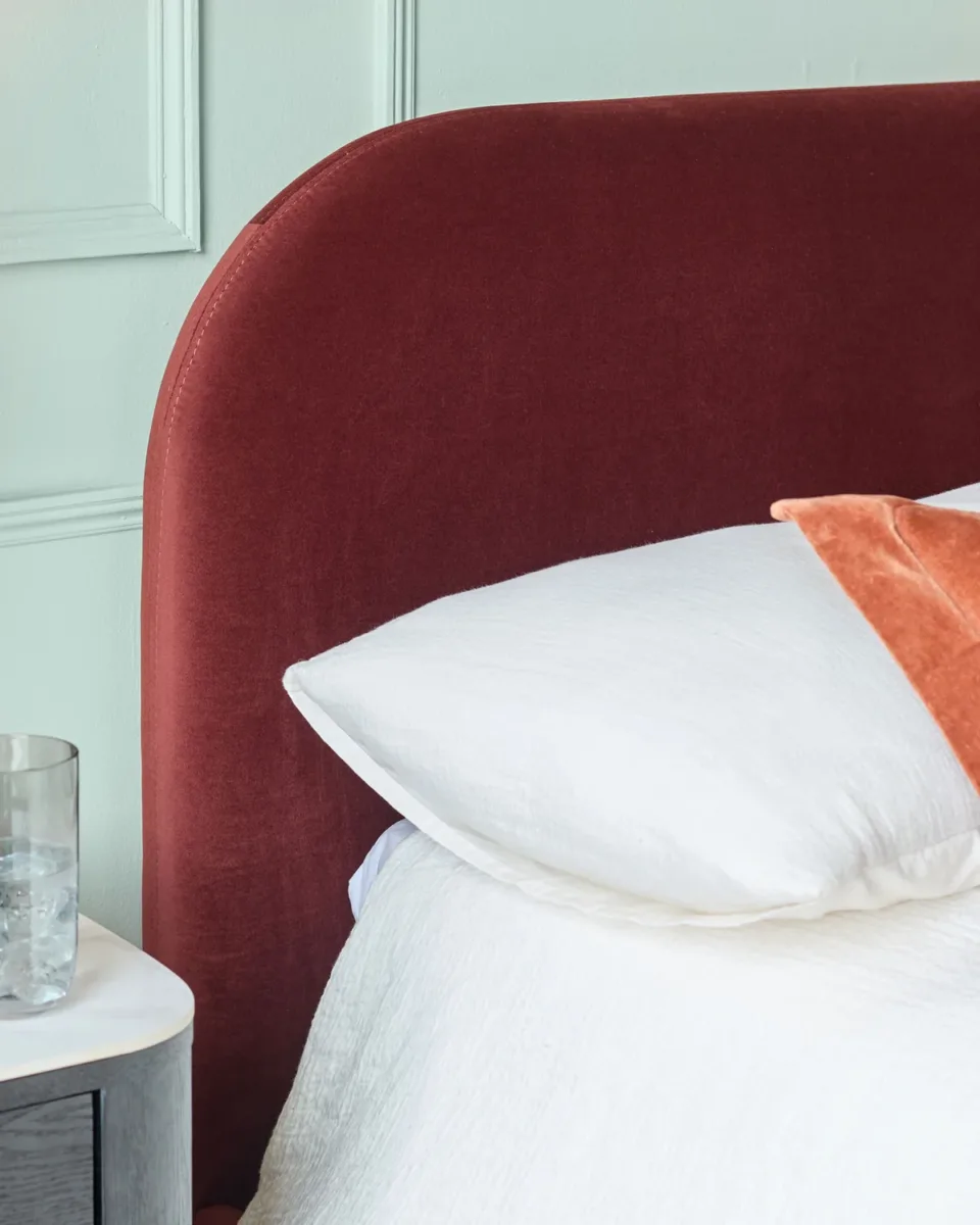 Hampton toffee red velvet king size bed - Image 3