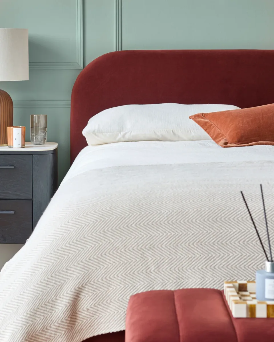 Hampton toffee red velvet king size bed - Image 4