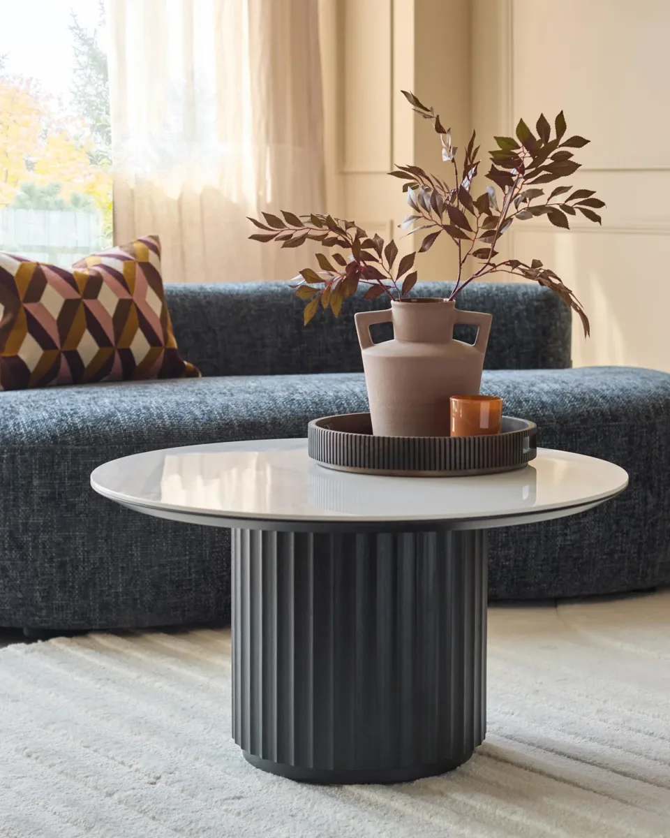 Hanne white ceramic coffee table - Image 4