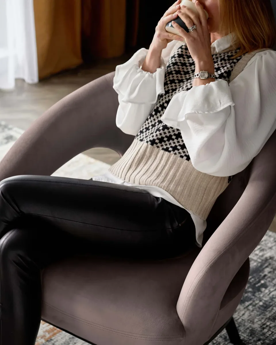 Heath mocha velvet accent chair - Image 2