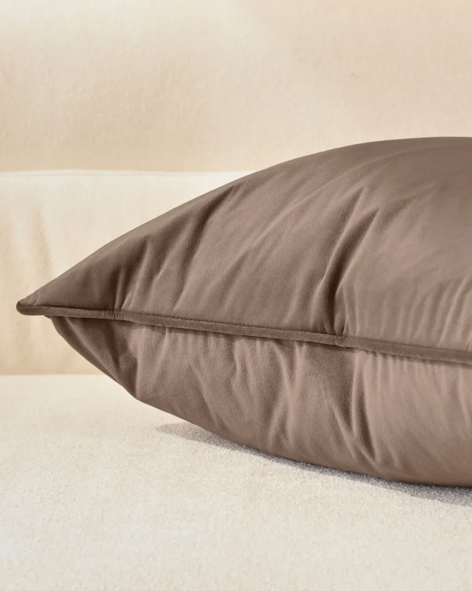 Luca mink large velvet cushion - Image 4