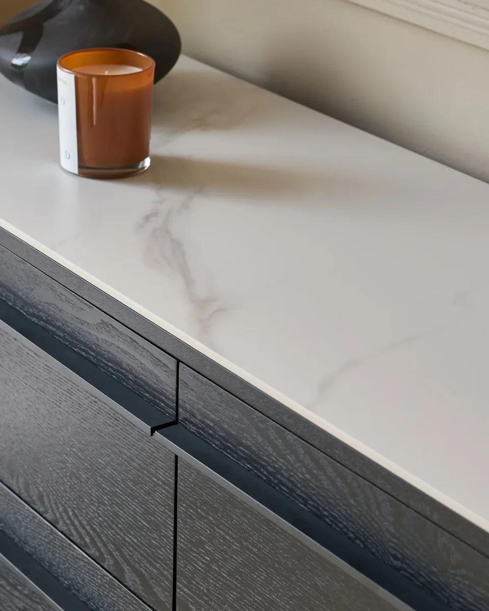 Manhattan white ceramic chest of drawers - Image 3