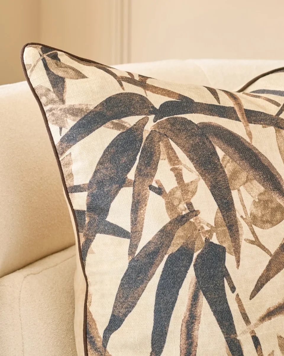 Madeira natural medium linen mix cushion - Image 4