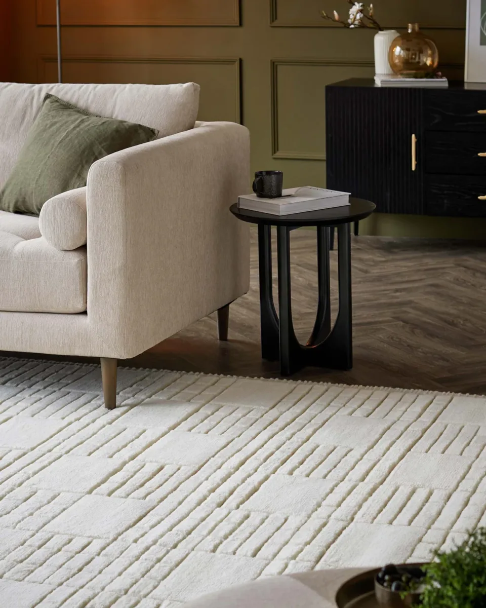 Mosaic cream sculpted wool large rug - Image 2