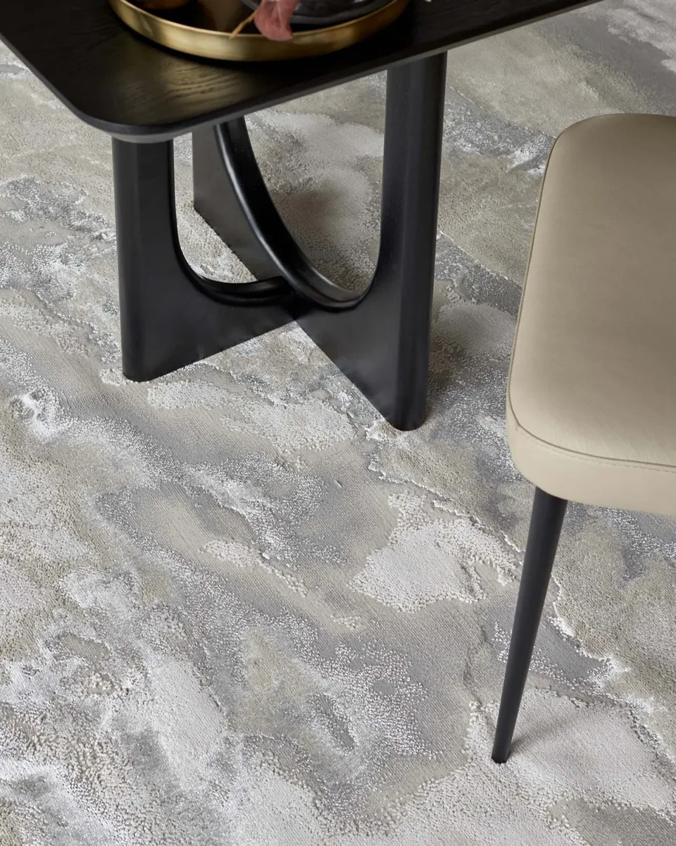 Perla silver textured small rug - Image 2