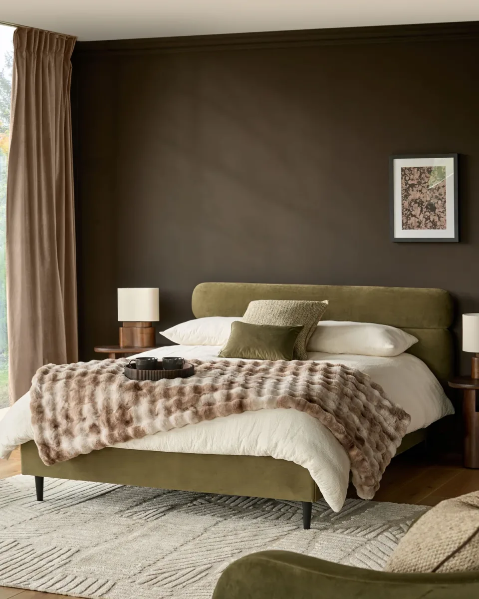 Preston olive green velvet double bed - Image 3