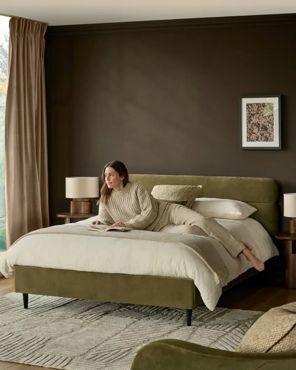 Preston olive green velvet double bed - Image 4