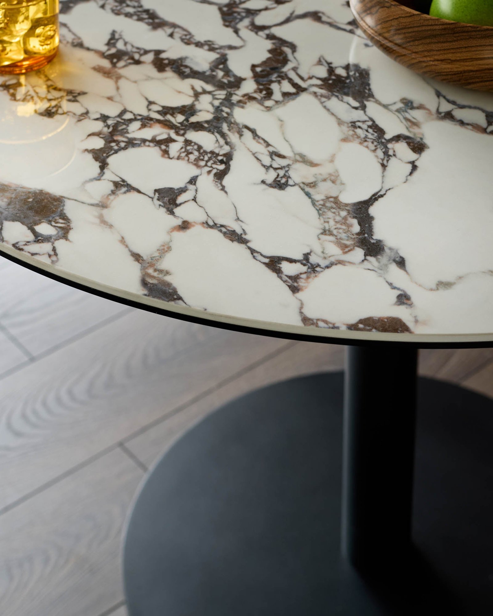 Romeo white calacatta ceramic 4 seater dining table - Image 7