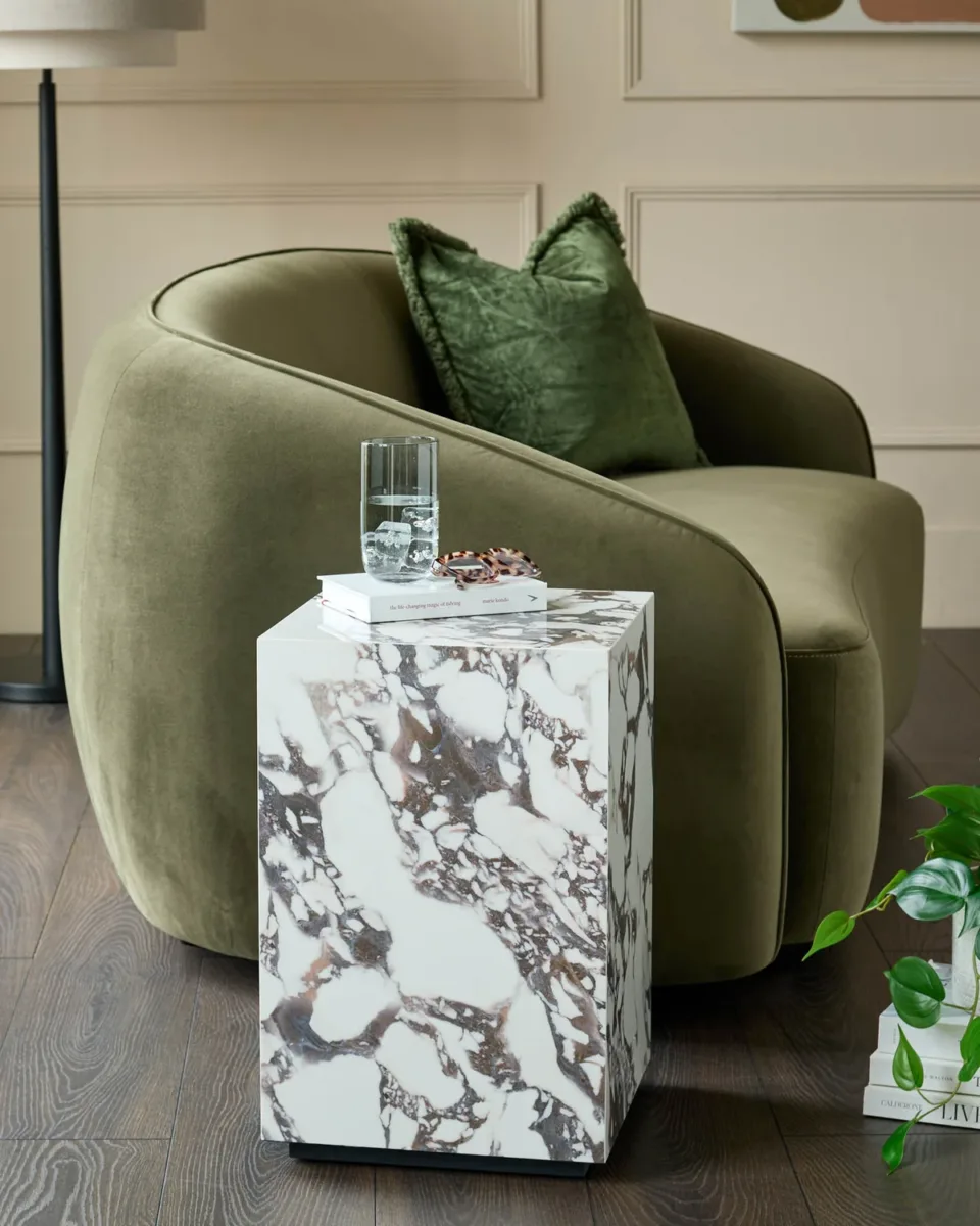 Russo white calacatta ceramic side table - Image 3