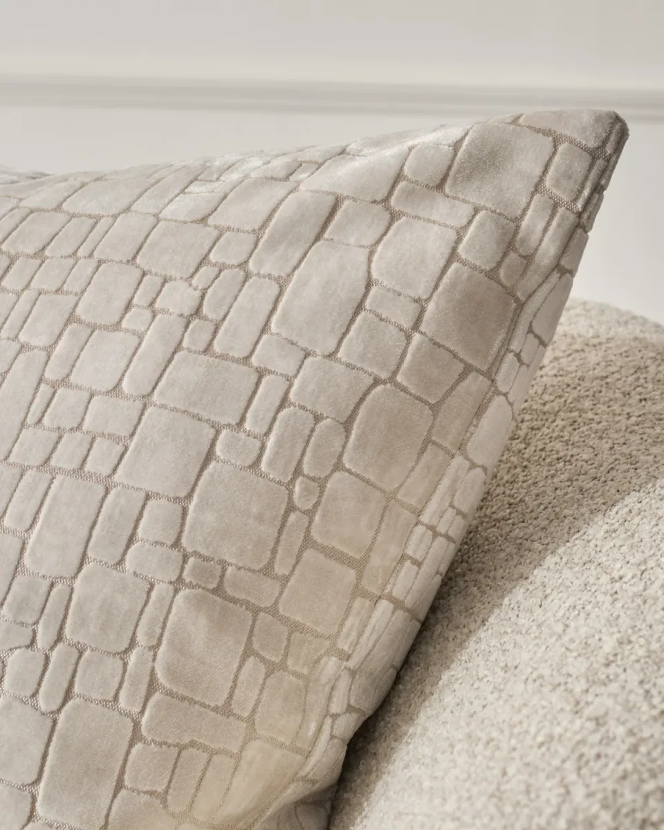 Samara ivory large velvet cushion - Image 4
