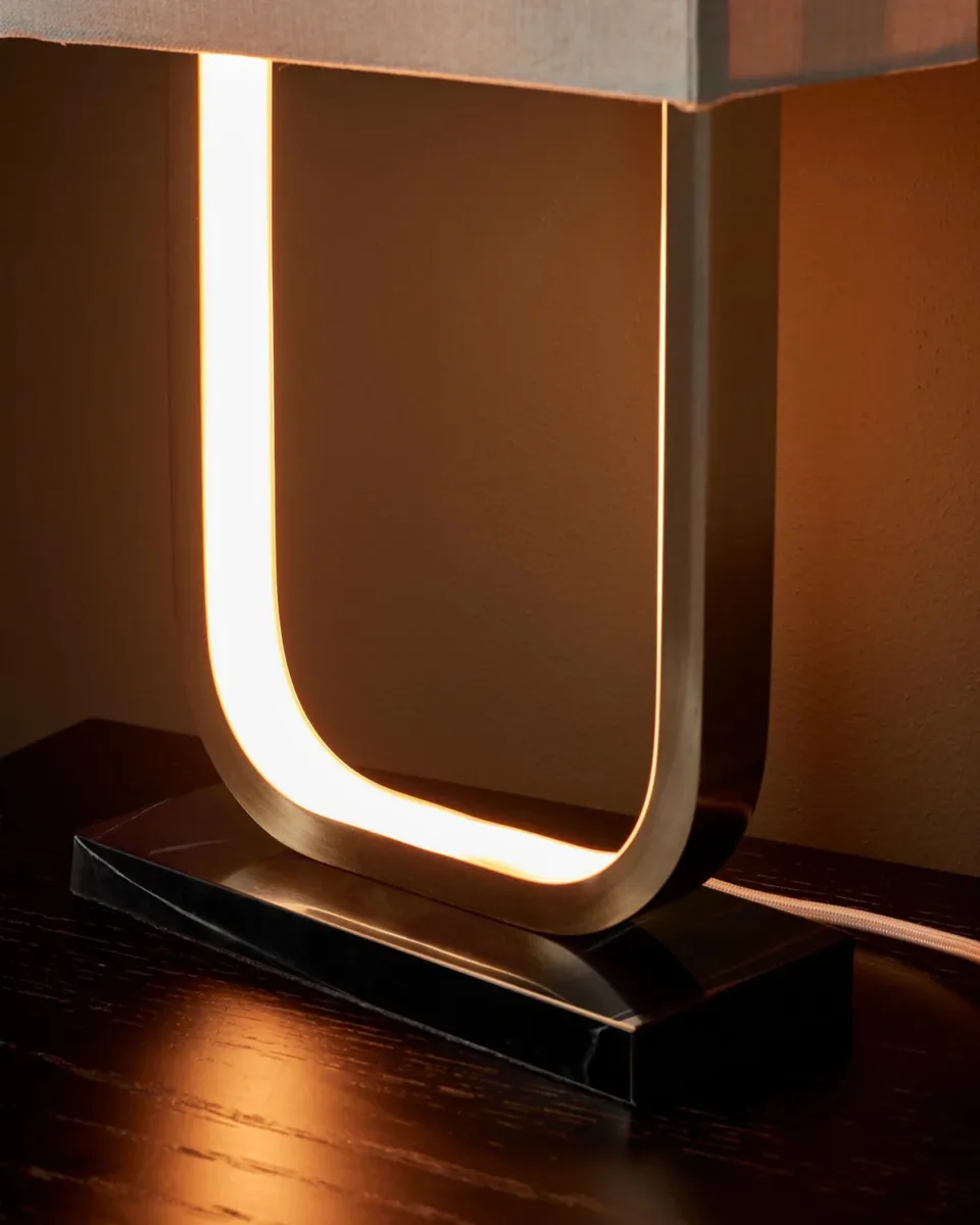 Sanza natural linen and brushed bronze table lamp - Image 3