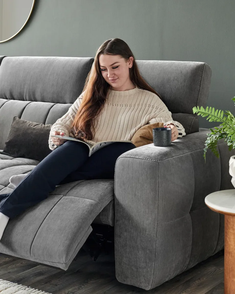 Skye dark grey fabric large corner recliner sofa - Image 4