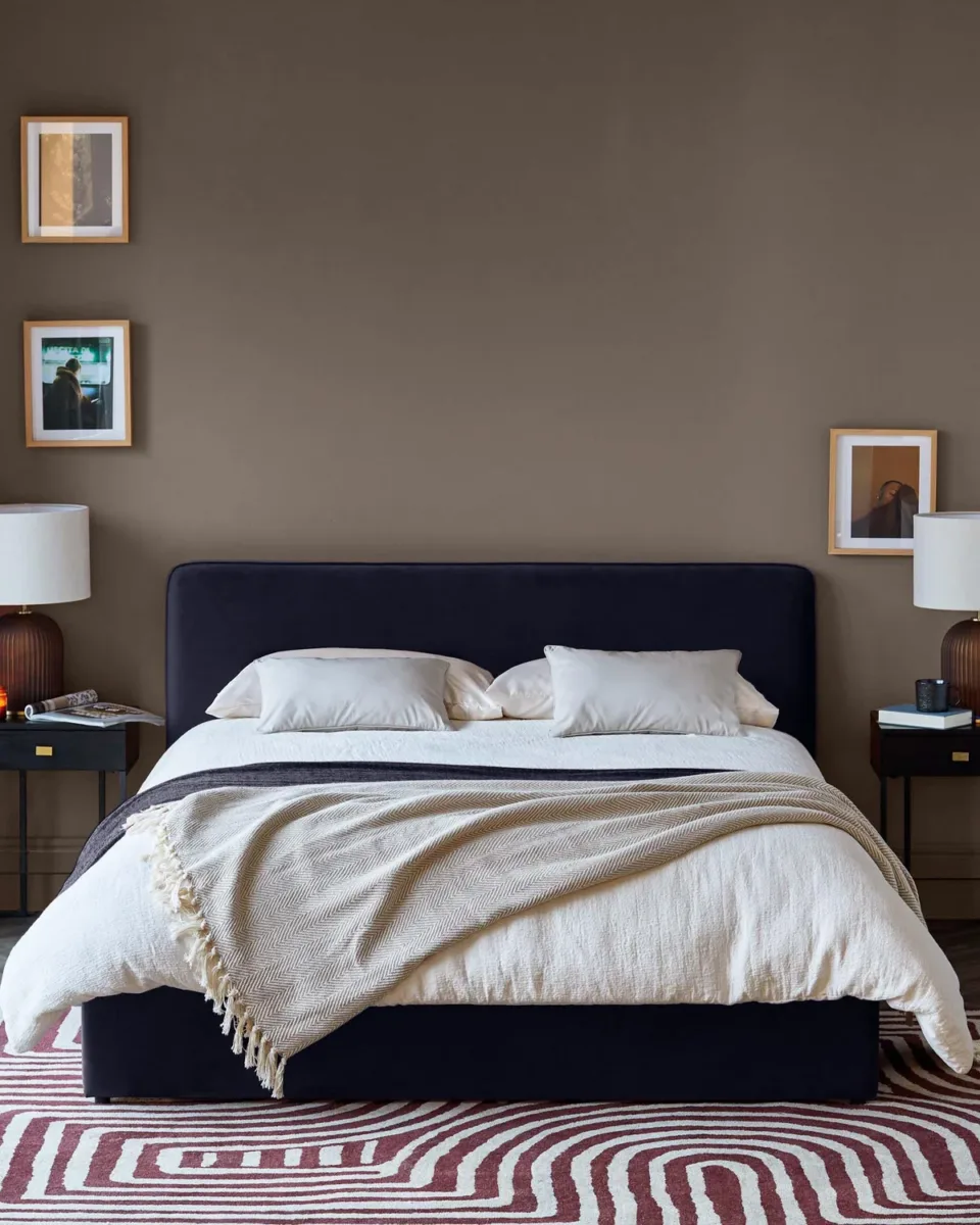 Turin dark navy velvet king size ottoman storage bed - Image 3