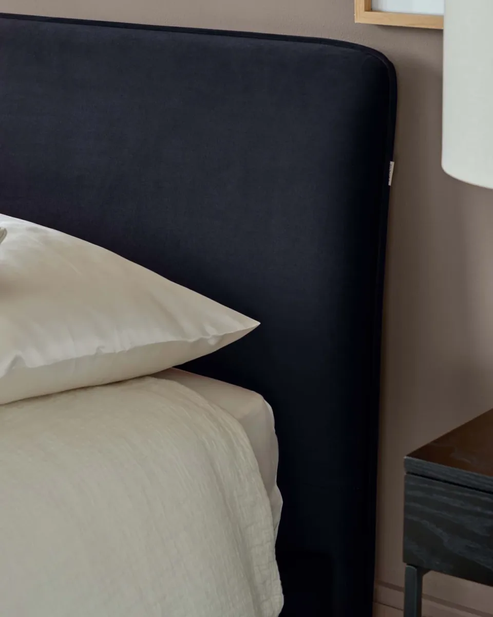 Turin dark navy velvet king size ottoman storage bed - Image 4